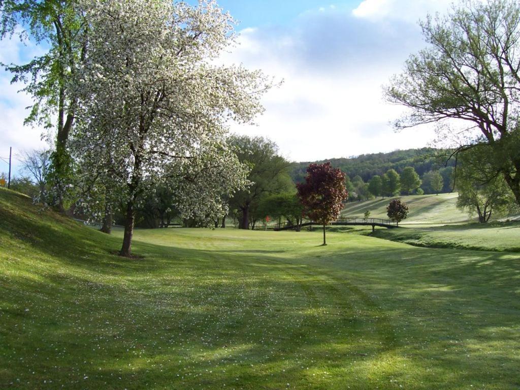 Byrncliff Golf Resort Varysburg Exterior photo